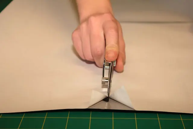 Yellotools BodyGuardKnife Teflon kniv for kutting av bakpapir 