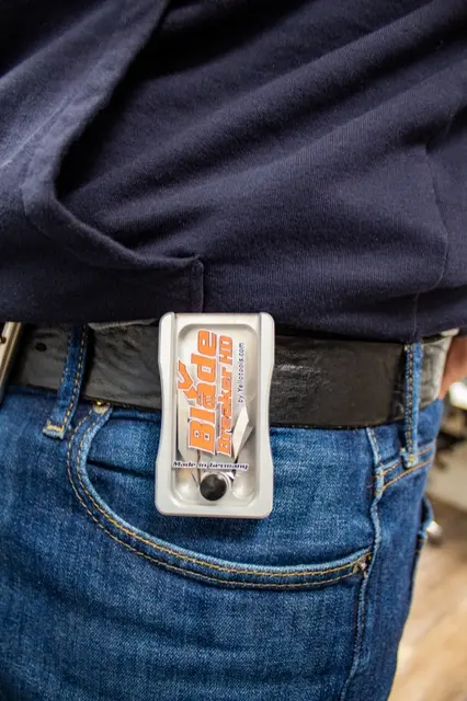 Yellotools BladeBreaker HD silver verktøy for å knekke knivblad 