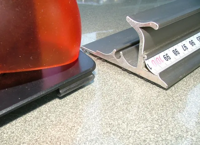 Yellotools CutCoaster kniv til linjal SafetyRuler Platin 